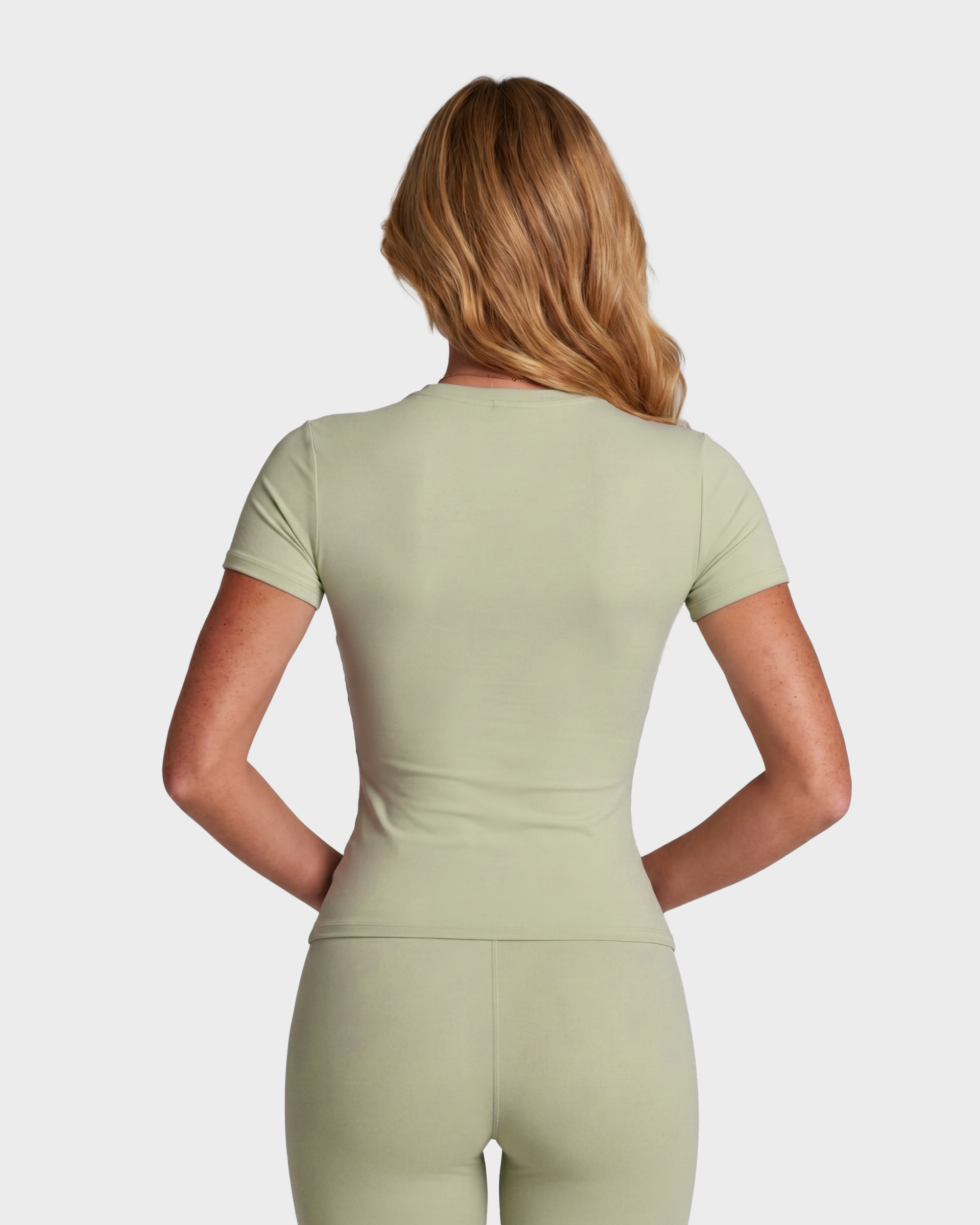 Amelie Tee