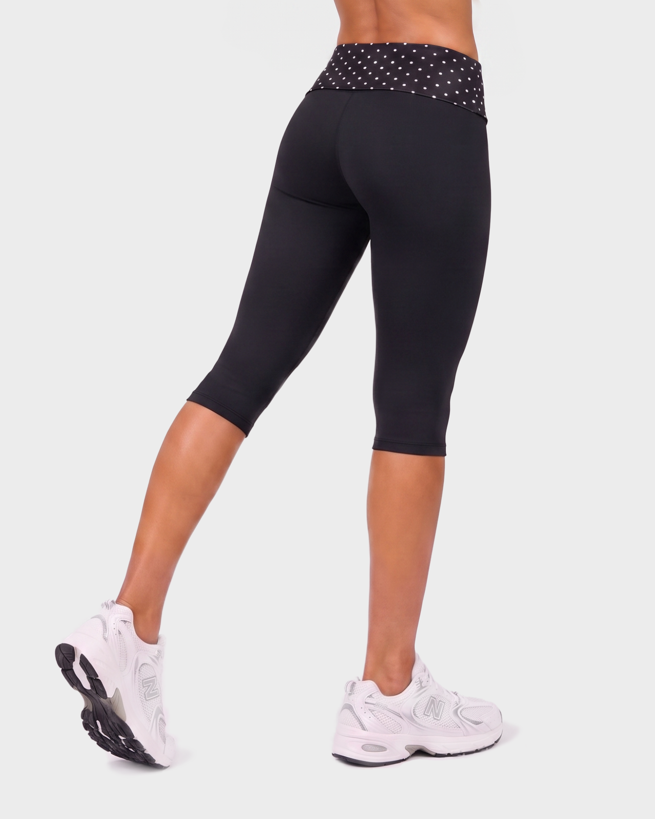 Poppy Sports Bra + Capri Leggings Set