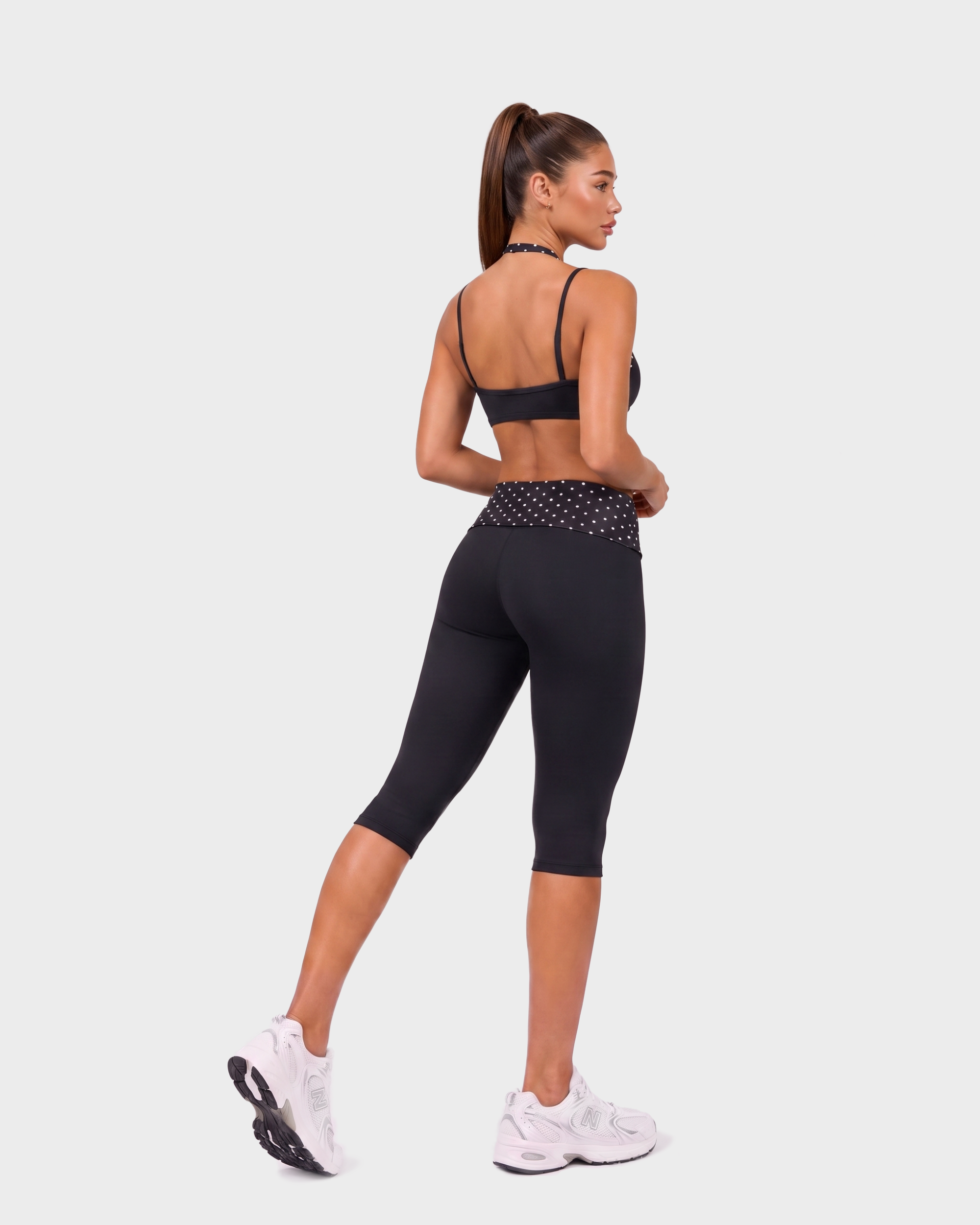Poppy Sports Bra + Capri Leggings Set